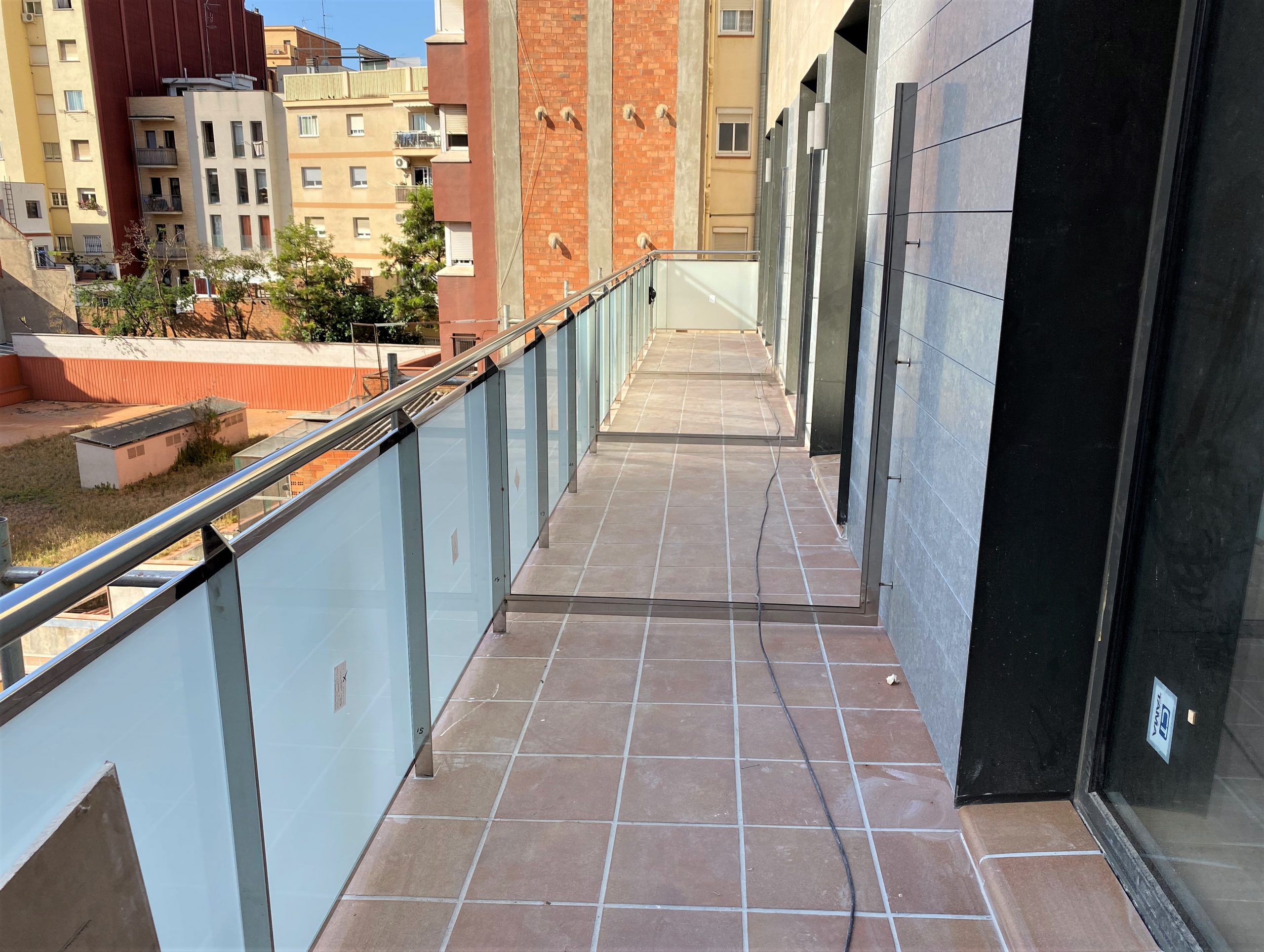 5edificio de apartamentos y hotel nuevos Sabinox - Residencia en Esplugues de Llobregat